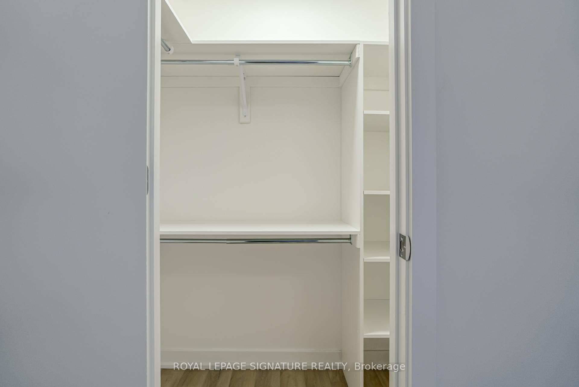 502-3071 Trafalgar Road, Oakville, ON - Indoor With Storage