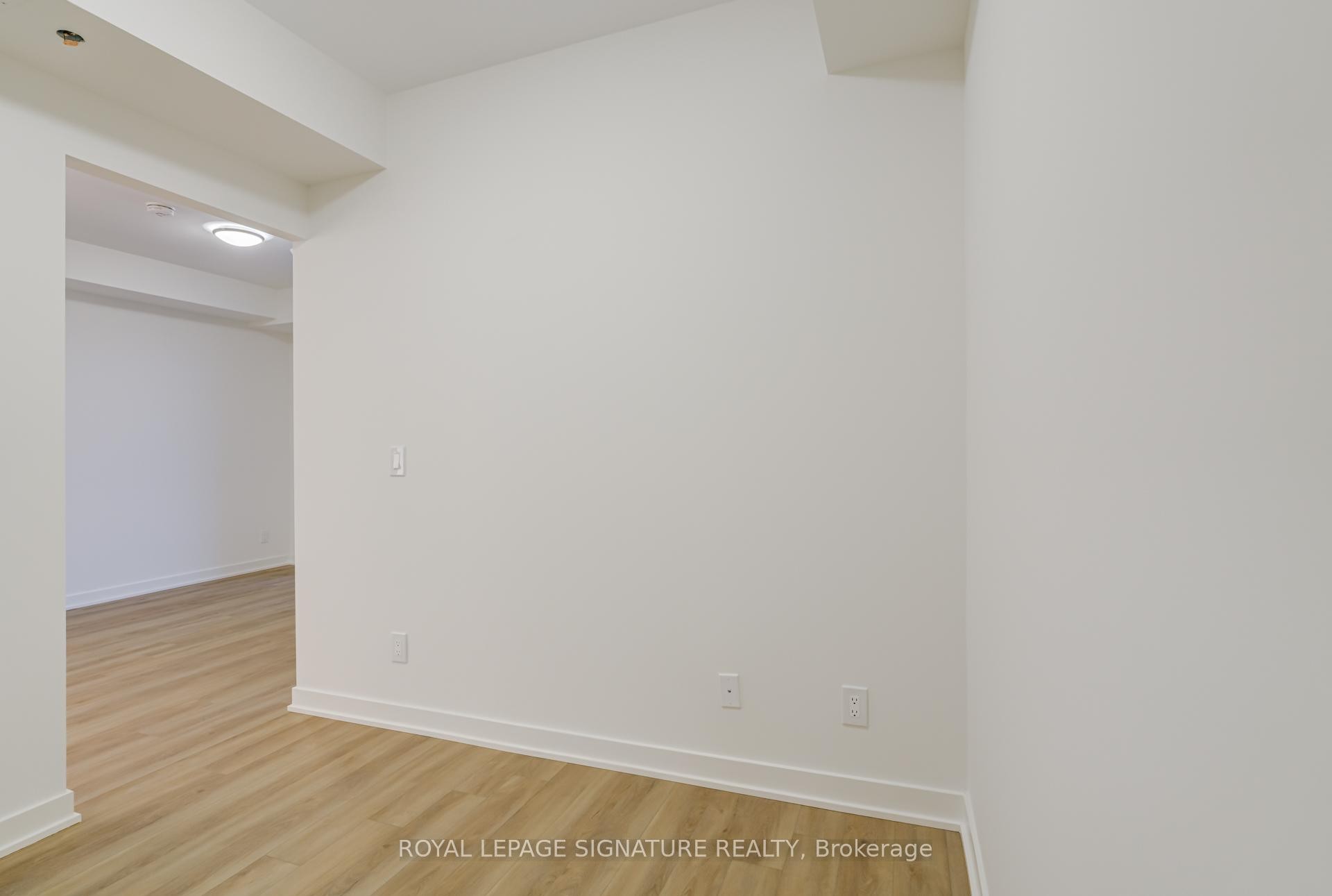 502-3071 Trafalgar Road, Oakville, ON - Indoor Photo Showing Other Room