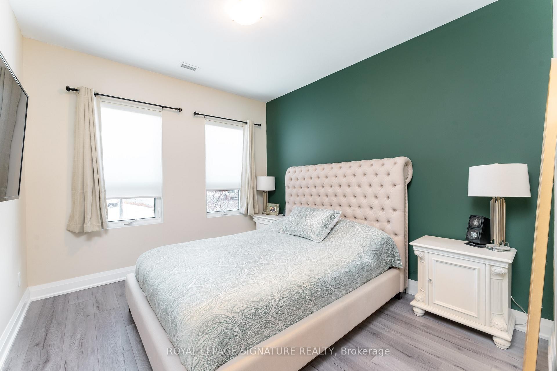 108-43 Dale Drive, New Tecumseth, ON - Indoor Photo Showing Bedroom