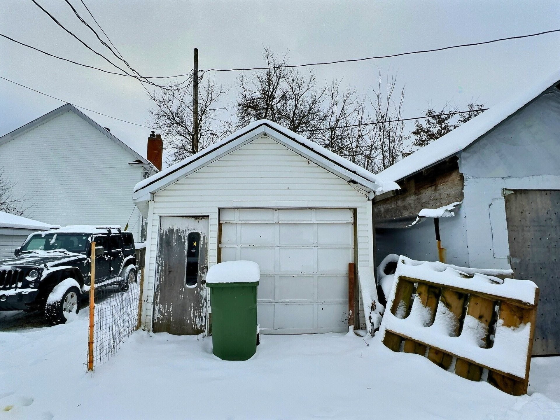 Garage - 145 Rue Paul-E.-Benoît, Témiscaming, QC - Outdoor