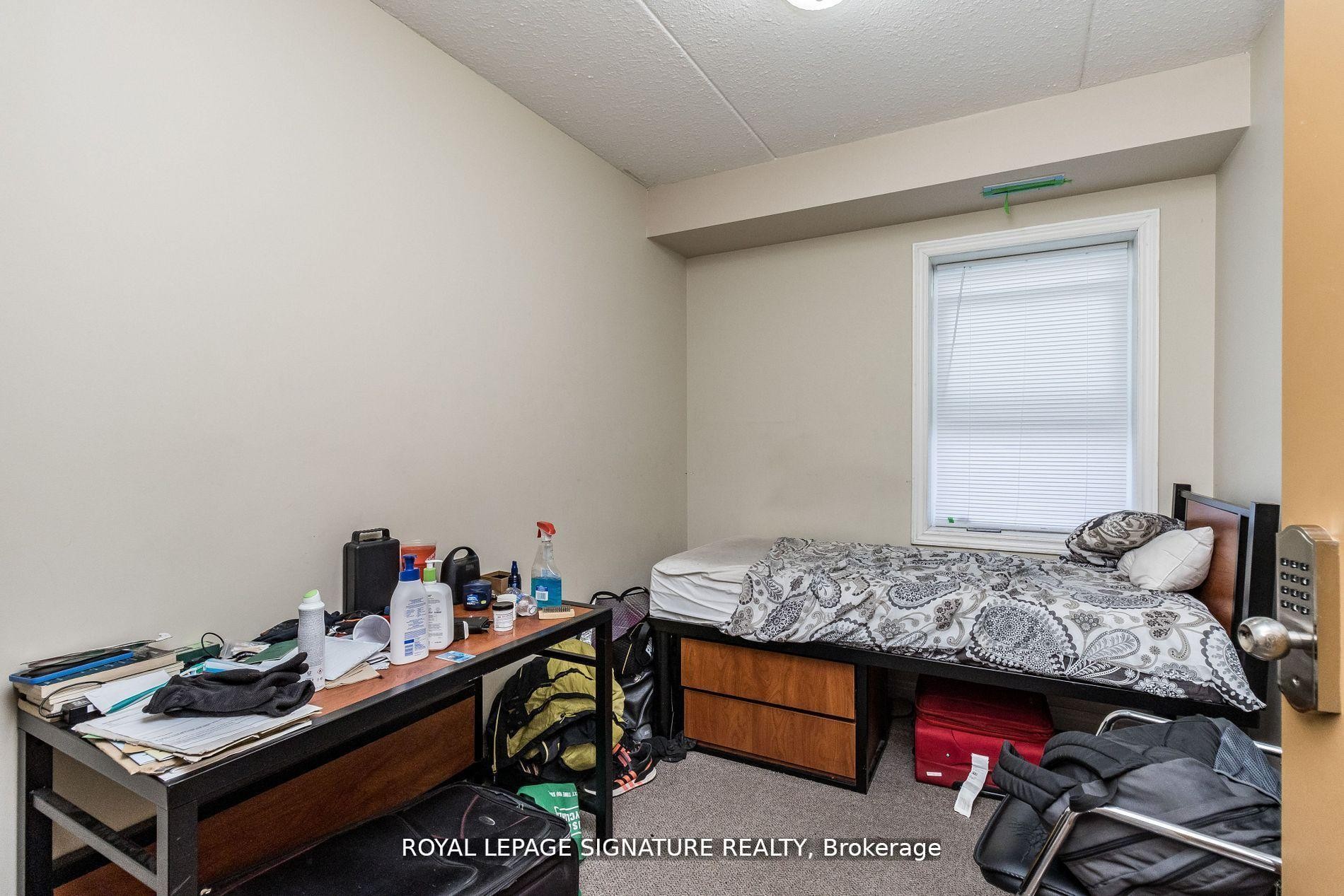 101-253 Lester Street, Waterloo, ON - Indoor