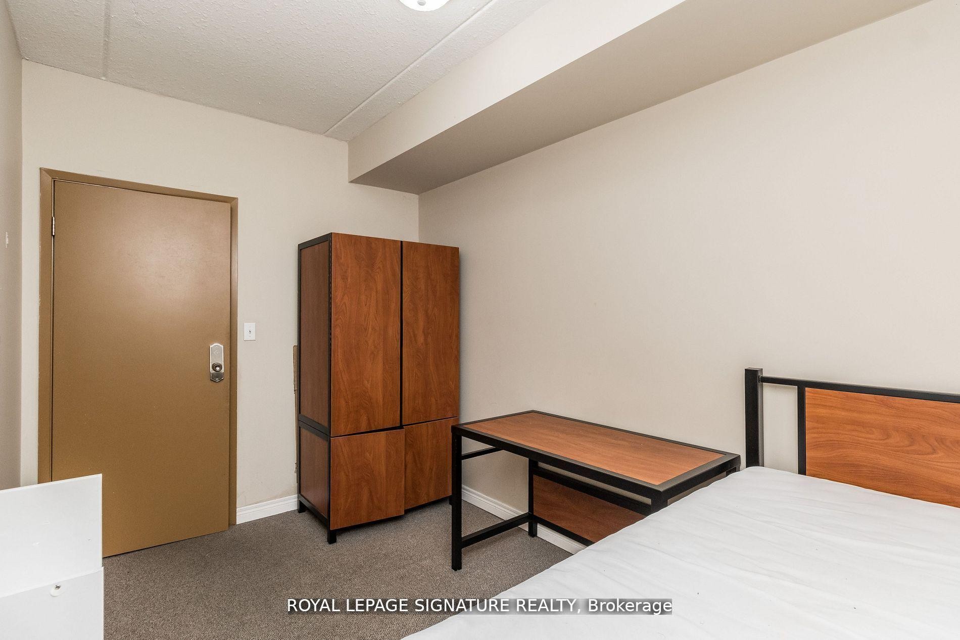 101-253 Lester Street, Waterloo, ON - Indoor Photo Showing Bedroom