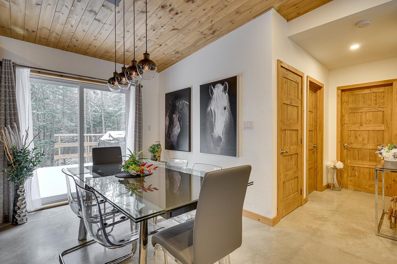 Salle à manger - Ch. Du Golf, Sainte-Lucie-Des-Laurentides, QC - Indoor Photo Showing Dining Room
