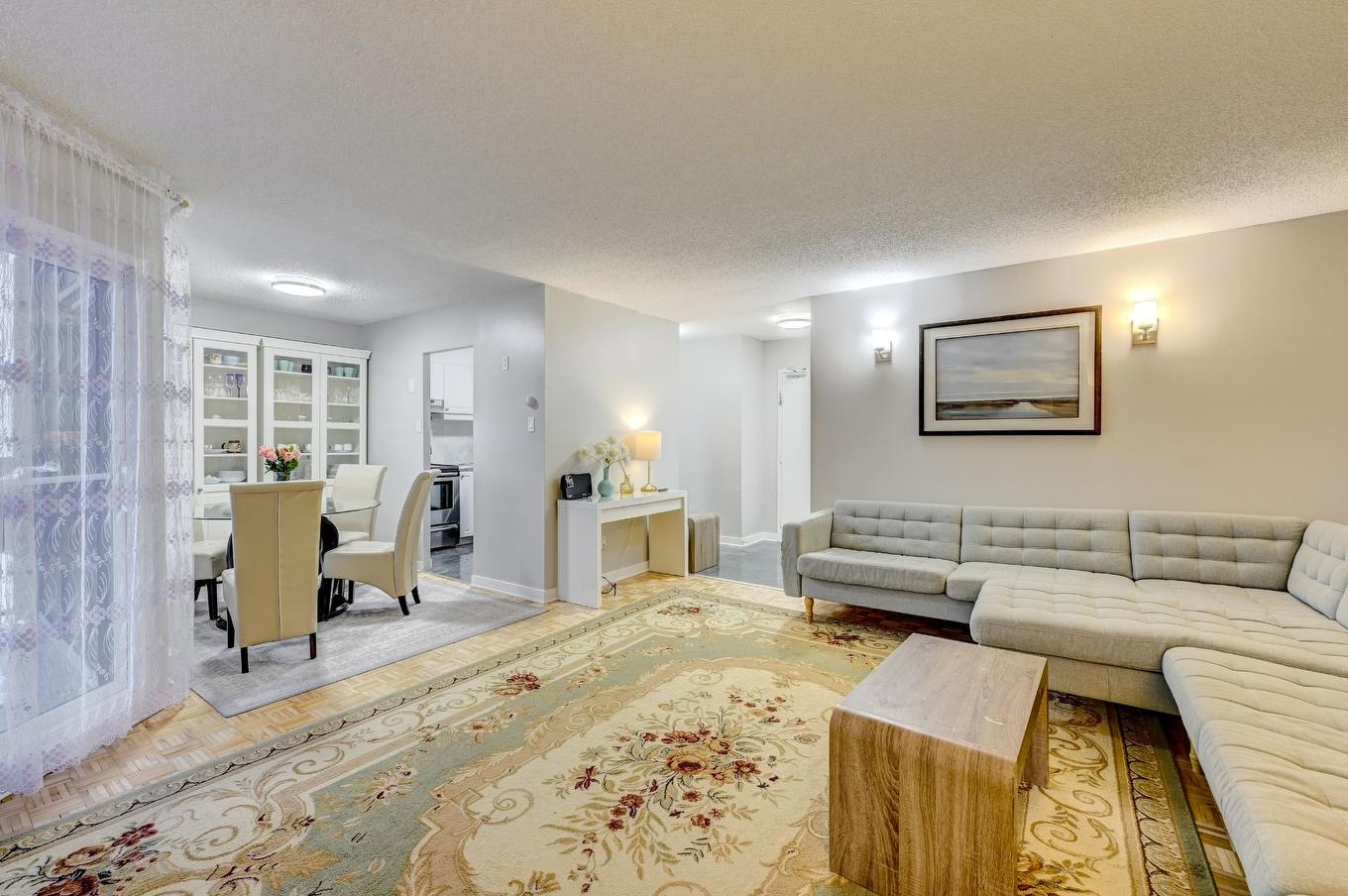 Living room - 511-3480 Rue Simpson, Montréal (Ville-Marie), QC - Indoor Photo Showing Living Room