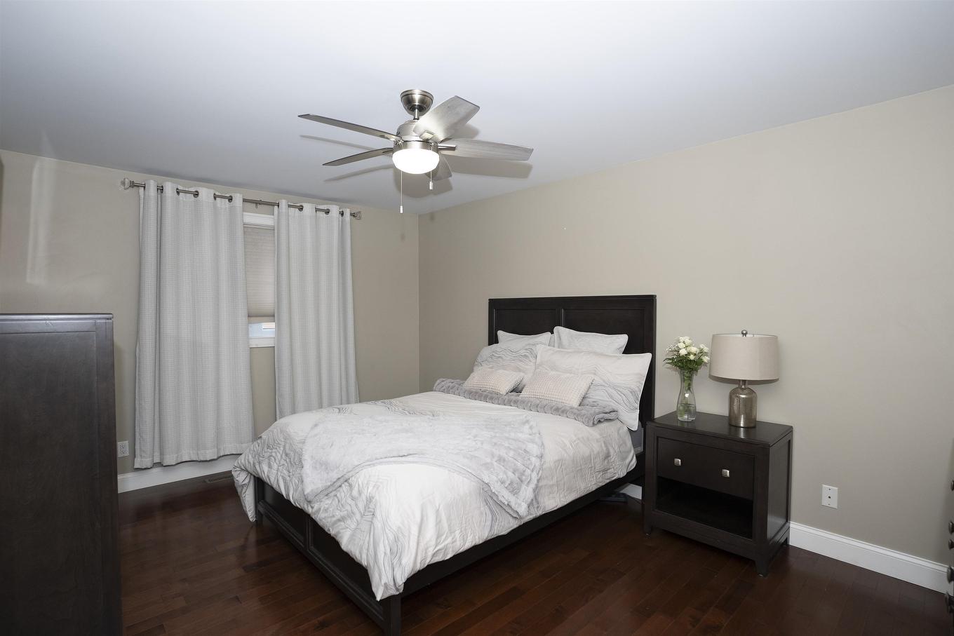 2117 Mahogany Way, Thunder Bay, ON - Indoor Photo Showing Bedroom