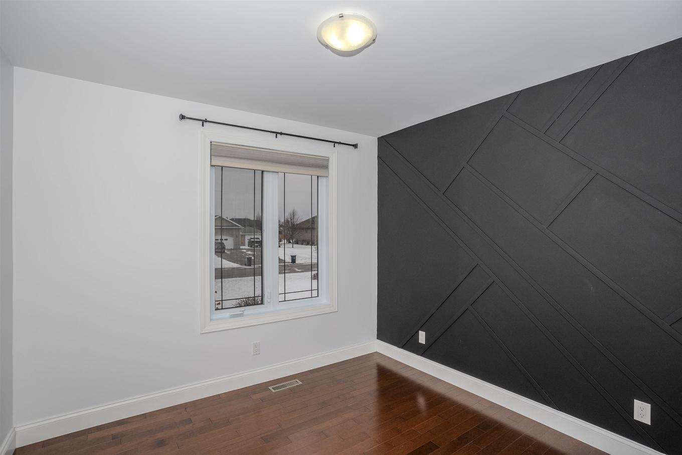 2117 Mahogany Way, Thunder Bay, ON - Indoor Photo Showing Other Room