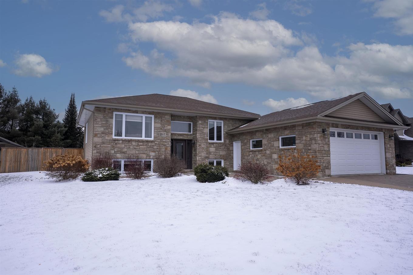 2117 Mahogany Way, Thunder Bay, ON - Outdoor
