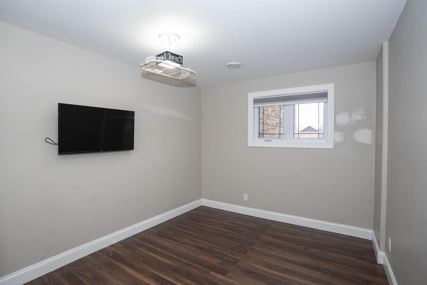 2117 Mahogany Way, Thunder Bay, ON - Indoor Photo Showing Other Room