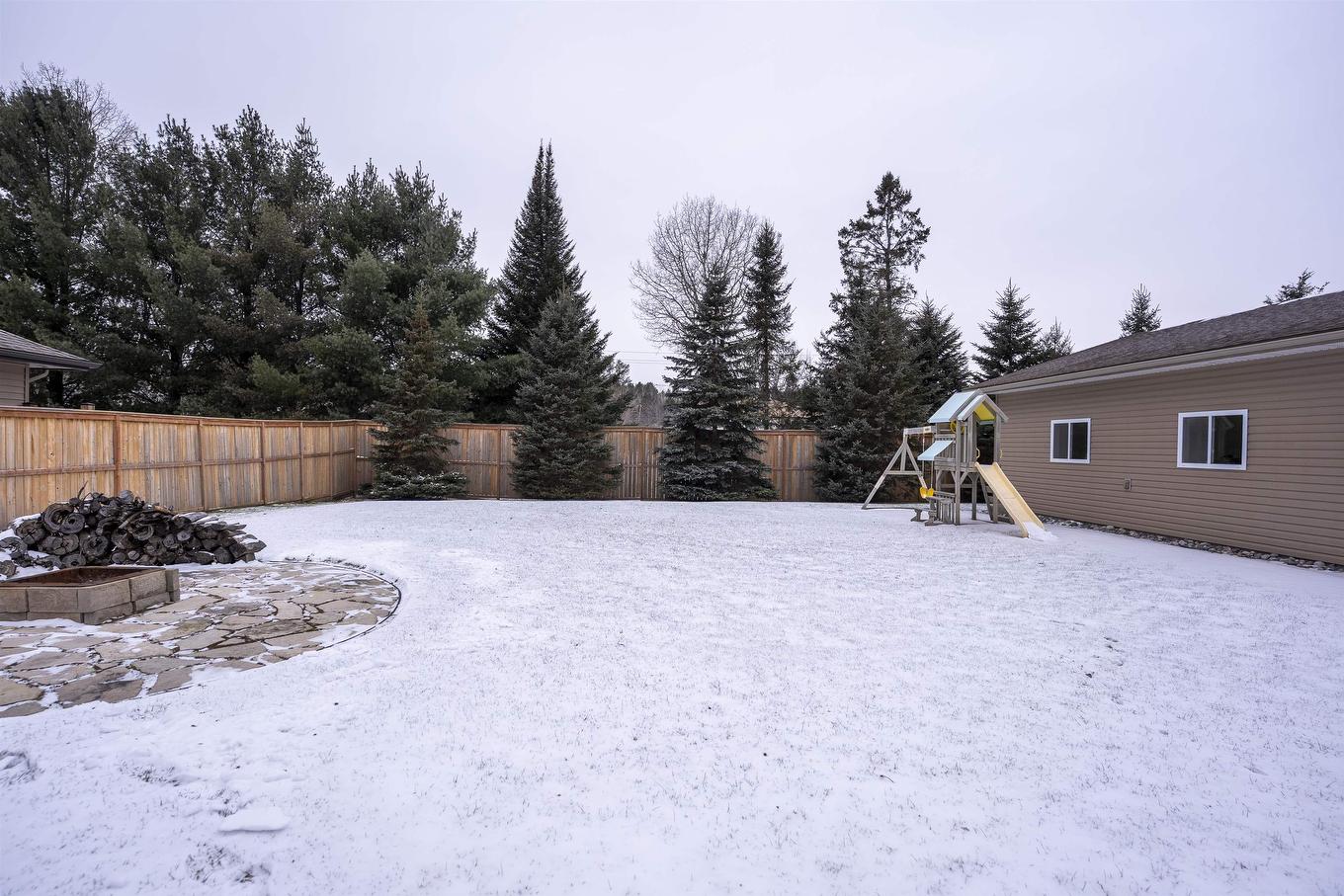 2117 Mahogany Way, Thunder Bay, ON - Outdoor