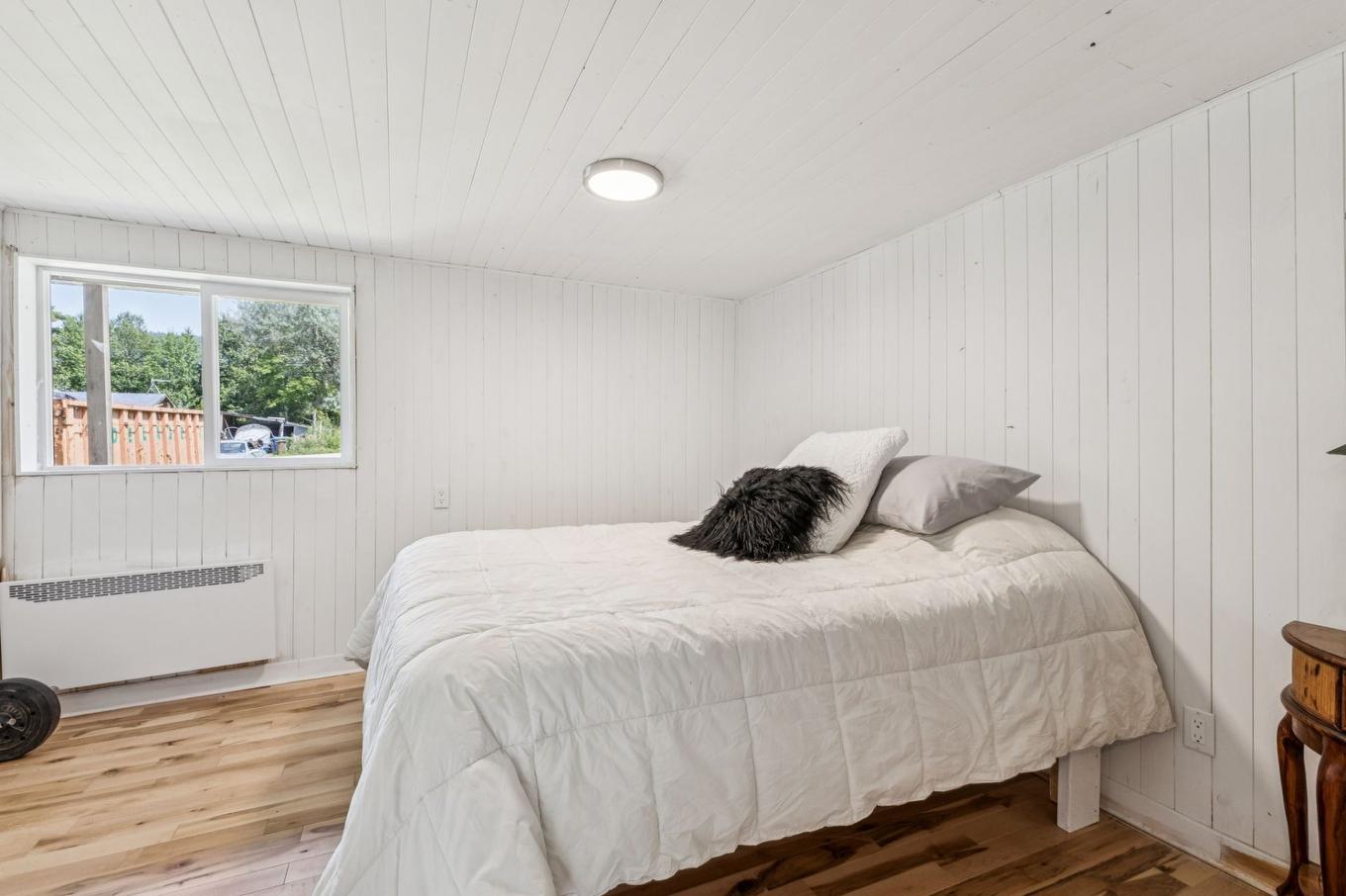 Primary bedroom - 153 Rue Marleau, Denholm, QC - Indoor Photo Showing Bedroom