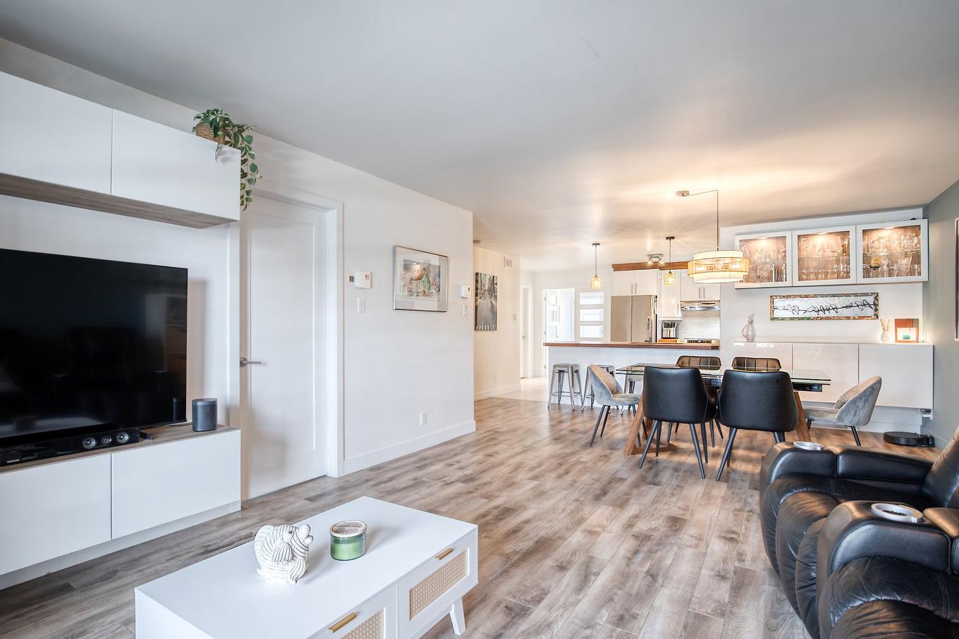 Vue d'ensemble - 2521 Rue Des Seigneurs O., Saint-Hyacinthe, QC - Indoor Photo Showing Other Room