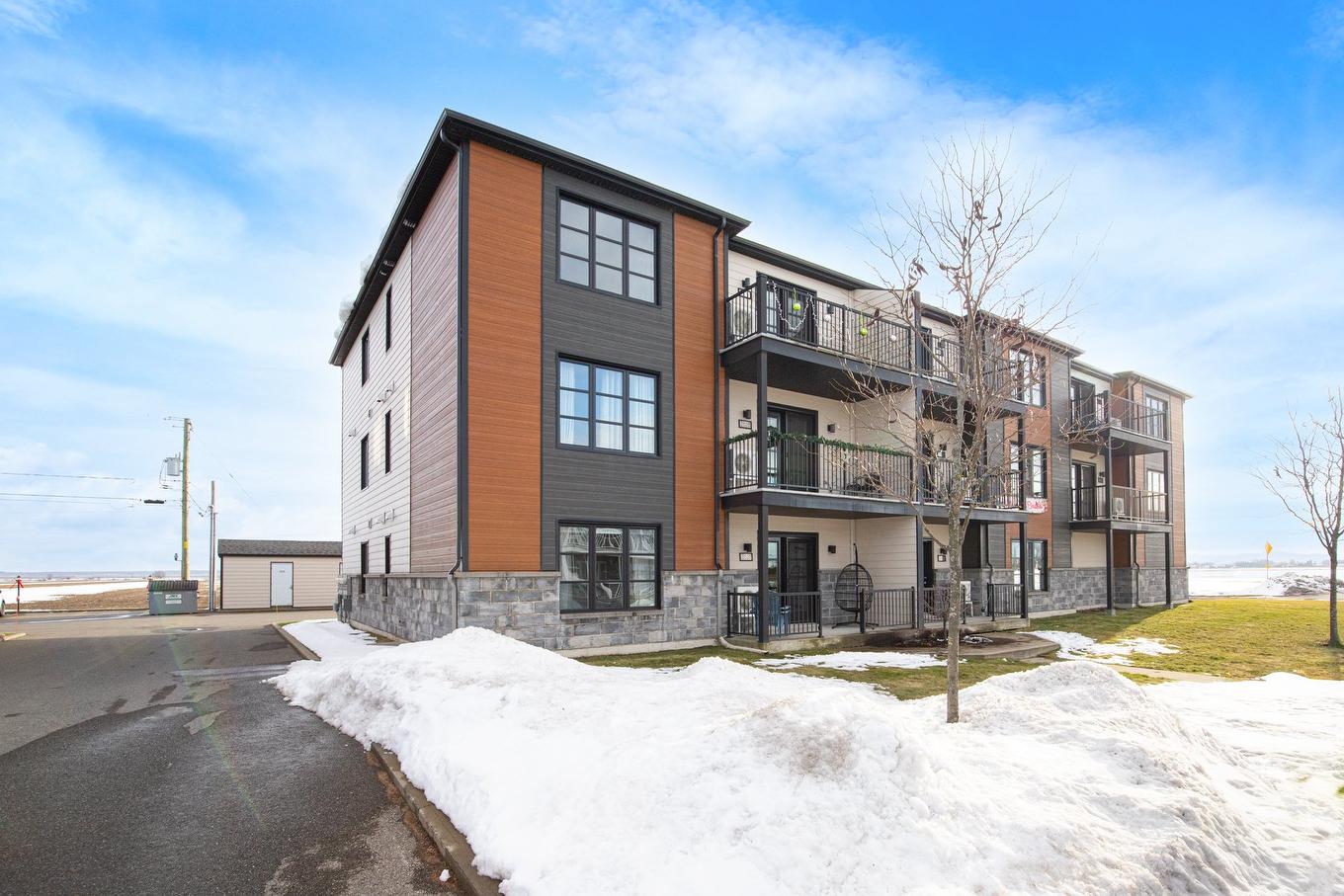 Façade - 2521 Rue Des Seigneurs O., Saint-Hyacinthe, QC - Outdoor With Facade