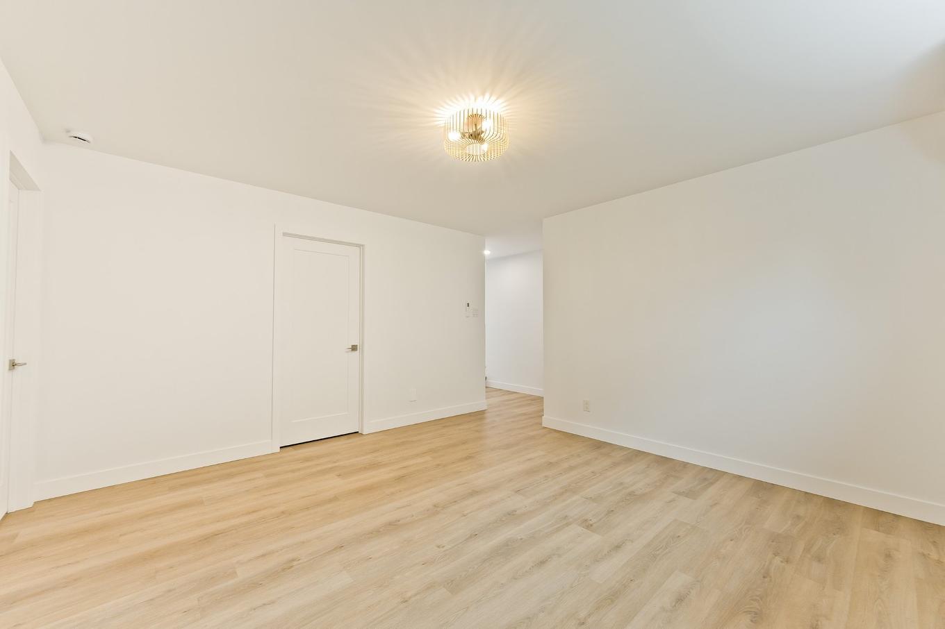 Salle familiale - 3809 Rue Émile-Chartier, Sherbrooke (Les Nations), QC - Indoor Photo Showing Other Room