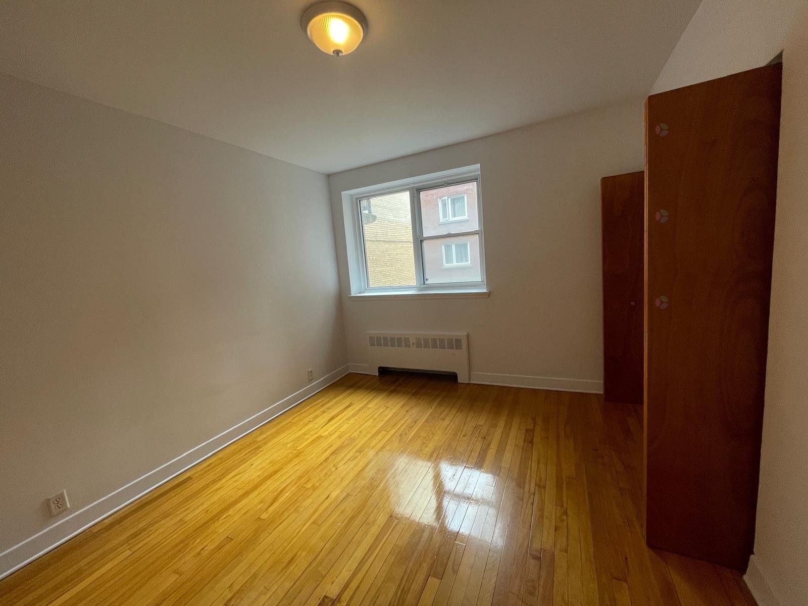 Chambre à coucher - 102-4921 Av. Clanranald, Montréal (Côte-Des-Neiges/Notre-Dame-De-Grâce), QC - Indoor Photo Showing Other Room