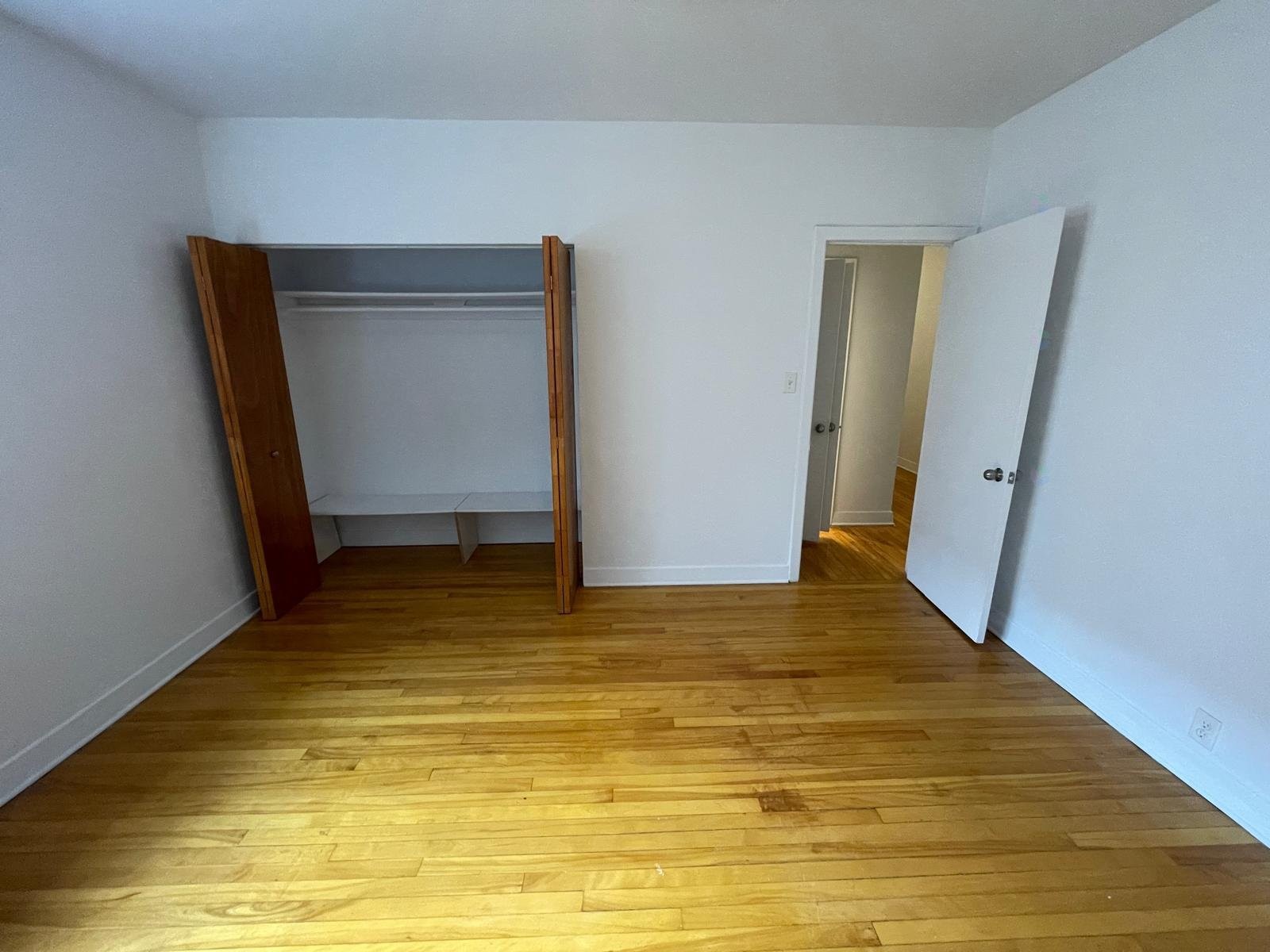 Chambre à coucher - 102-4921 Av. Clanranald, Montréal (Côte-Des-Neiges/Notre-Dame-De-Grâce), QC - Indoor Photo Showing Other Room