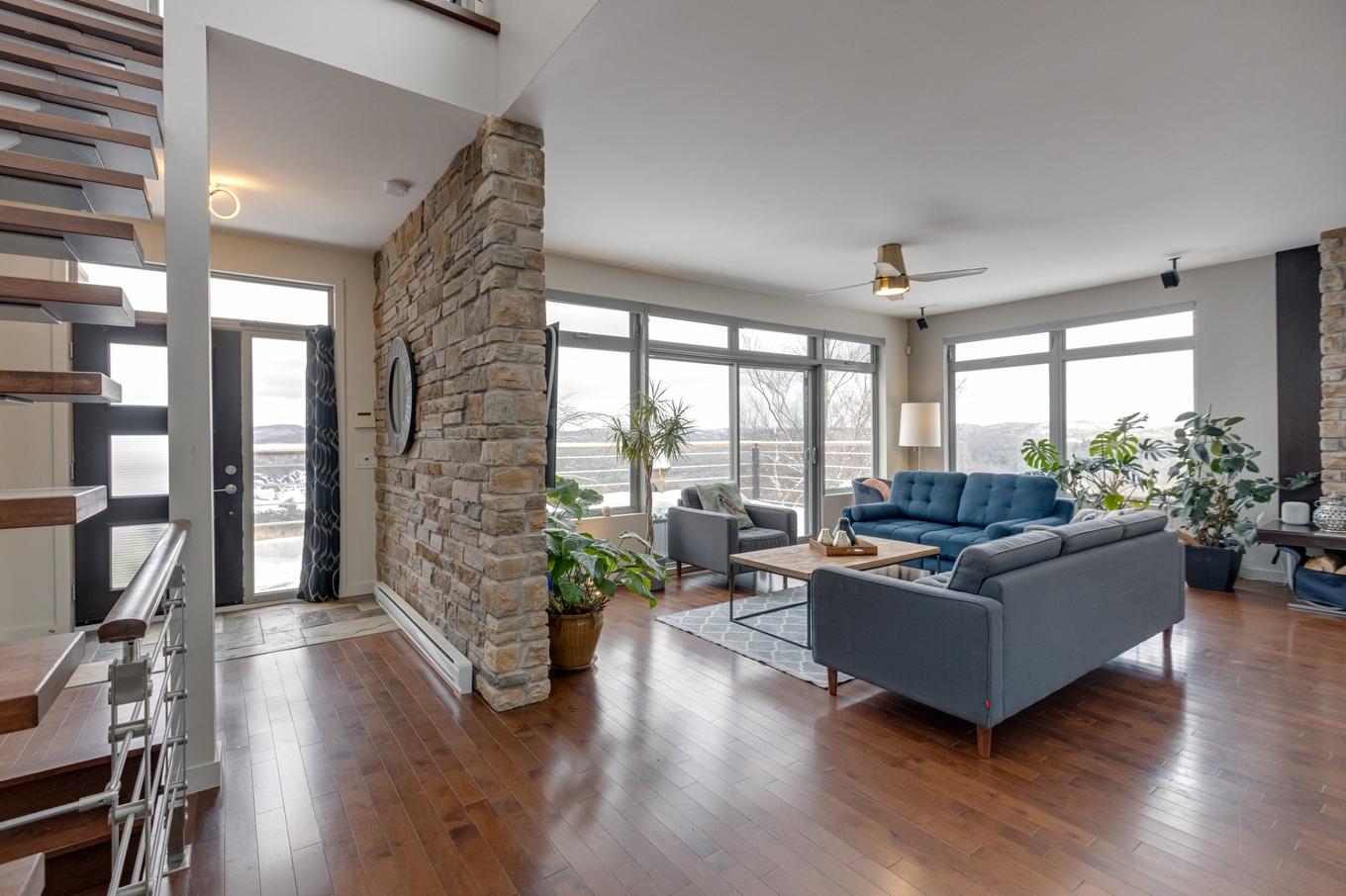 Living room - 955 Rue Des Cimes, Sainte-Adèle, QC - Indoor Photo Showing Living Room