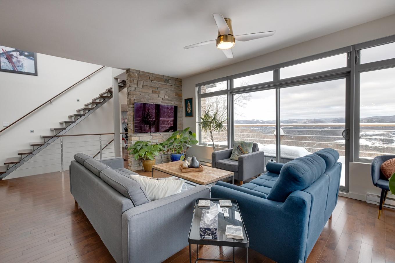 Living room - 955 Rue Des Cimes, Sainte-Adèle, QC - Indoor Photo Showing Living Room