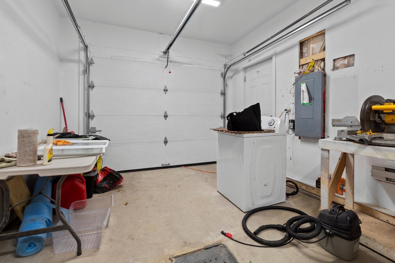 Garage - 4575 Rue De La Rogeloise, Sainte-Adèle, QC - Indoor Photo Showing Garage