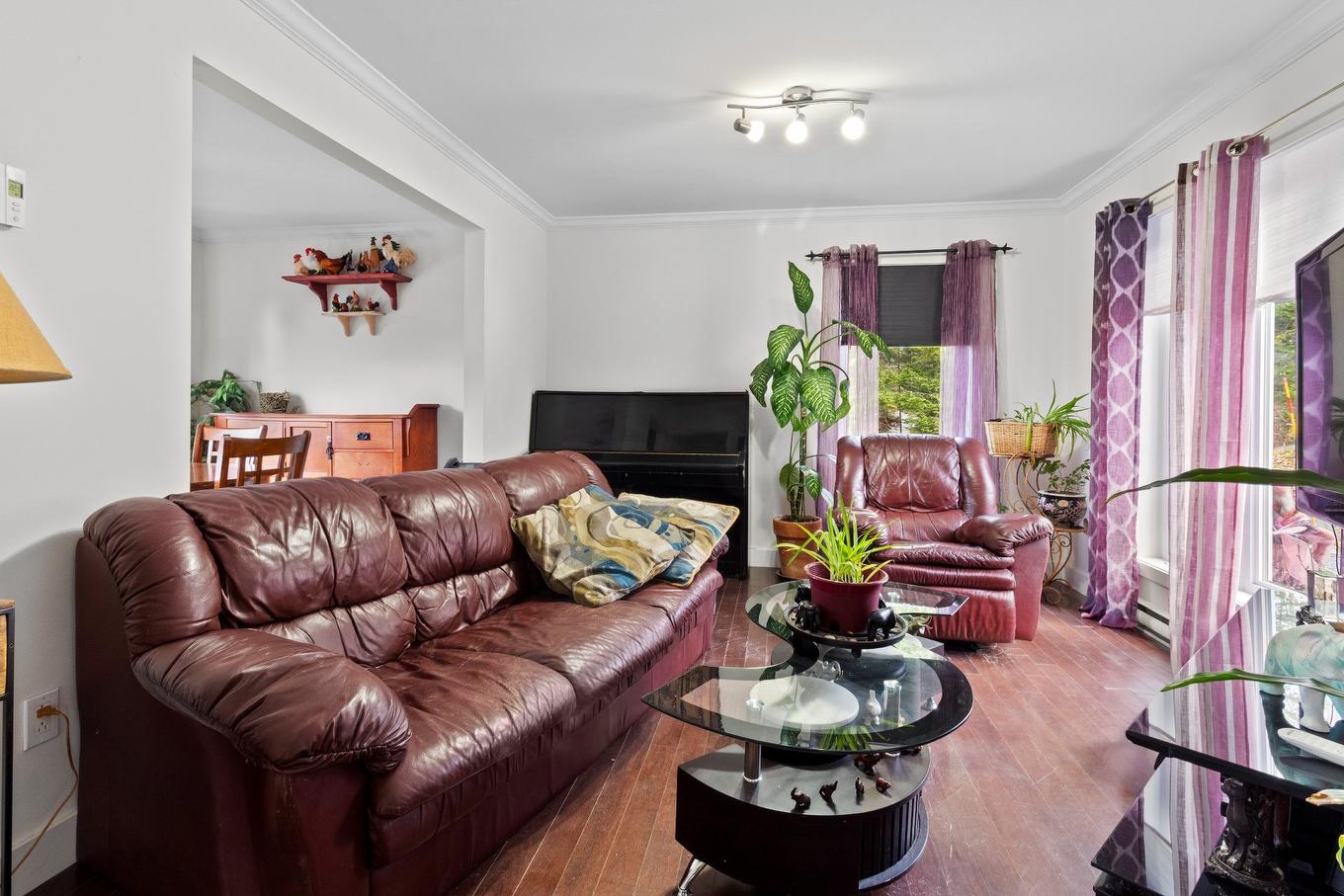 Living room - 4575 Rue De La Rogeloise, Sainte-Adèle, QC - Indoor Photo Showing Living Room