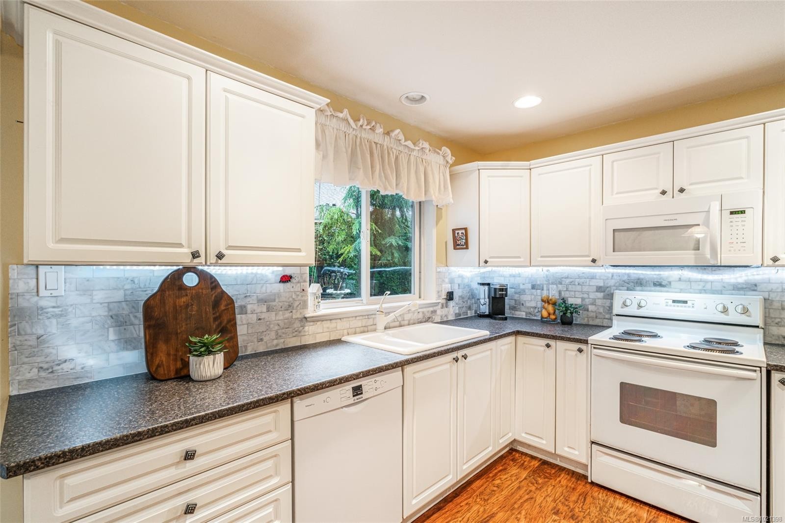 83 Bridgewater Lane, Parksville, BC