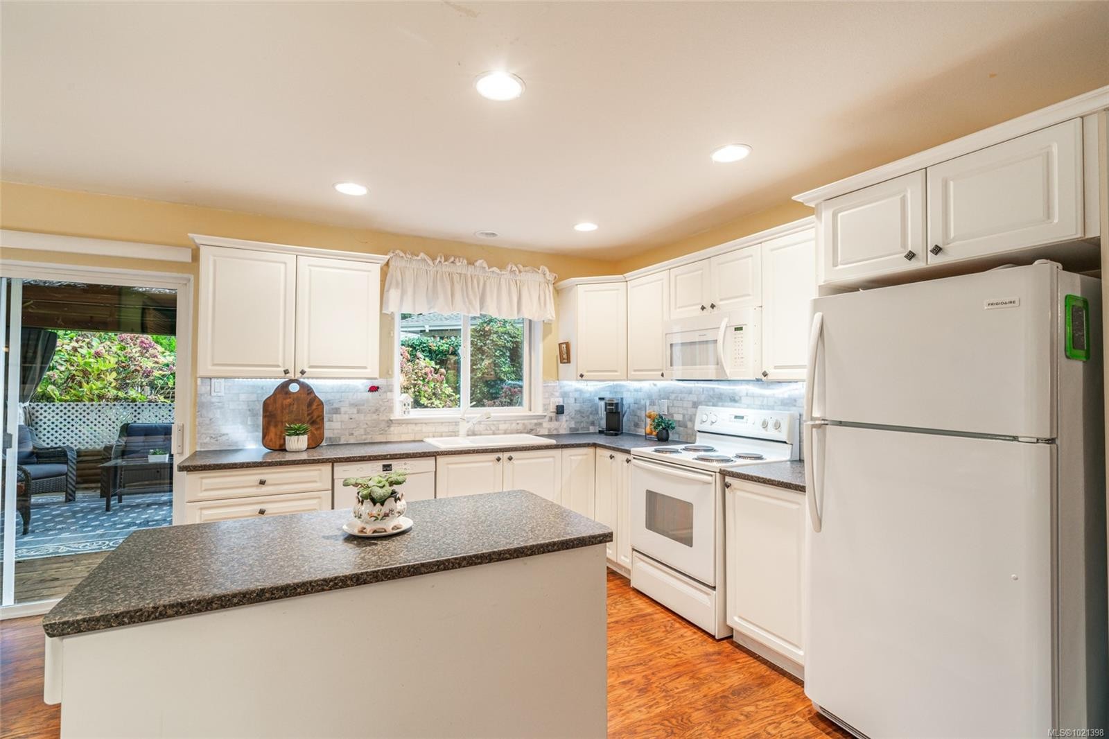 83 Bridgewater Lane, Parksville, BC