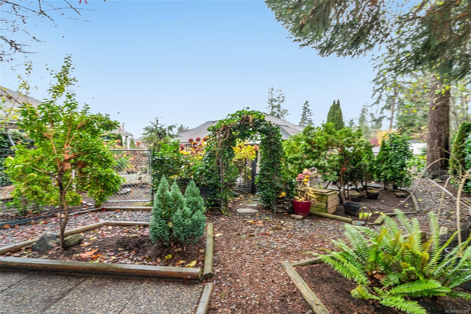 83 Bridgewater Lane, Parksville, BC