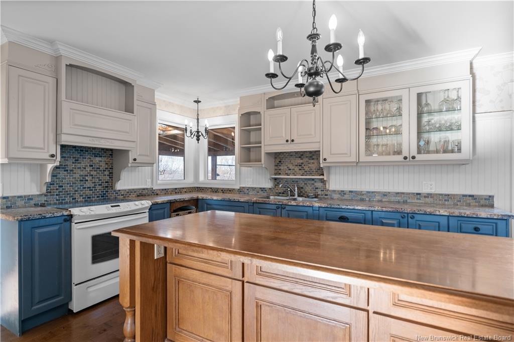 81 Route 305, Haut-Lamèque, NB