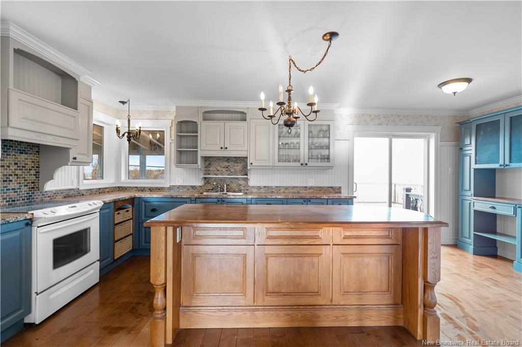 81 Route 305, Haut-Lamèque, NB