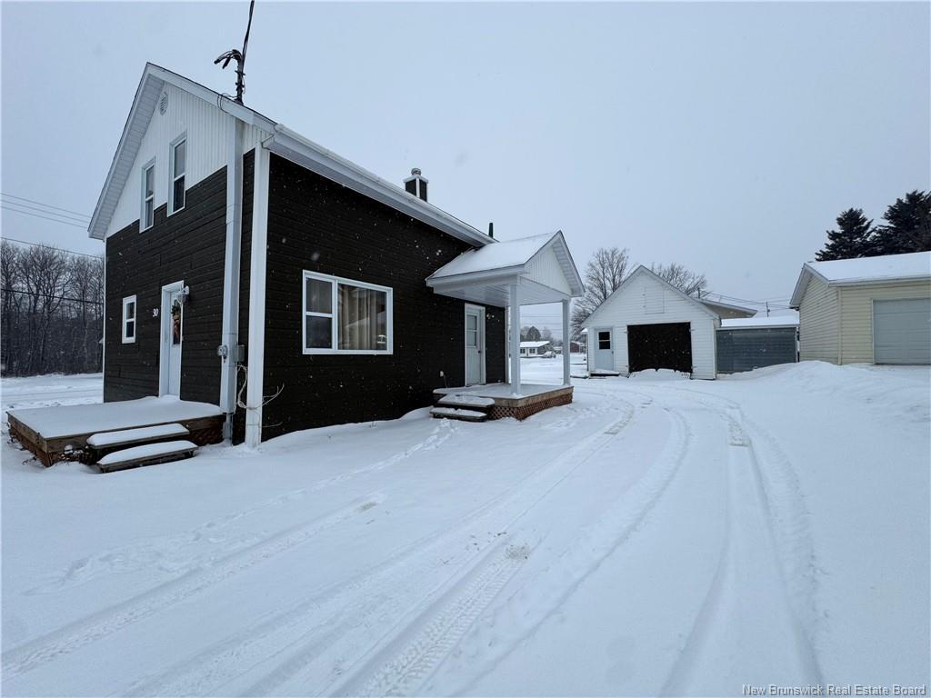 30 Évangéline St, Saint-Quentin, NB
