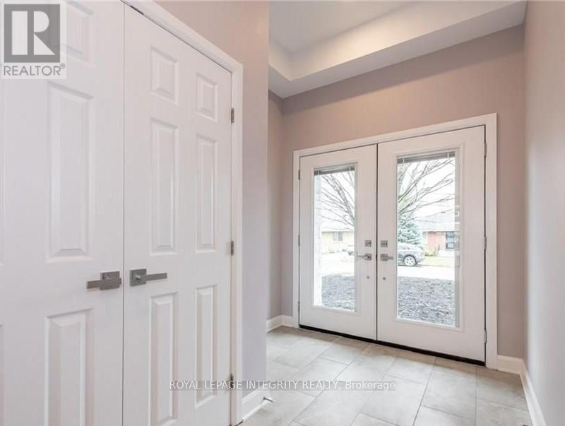 366 Fullerton Avenue, Ottawa, ON - Indoor Photo Showing Other Room