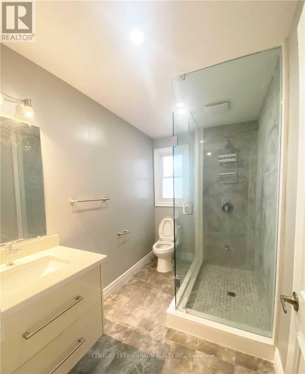 757 Taunton Road E, Oshawa, ON - Indoor Photo Showing Bathroom