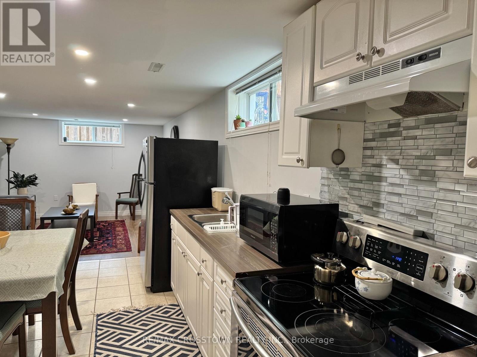 Lower - 69 Marsellus Street, Barrie, ON