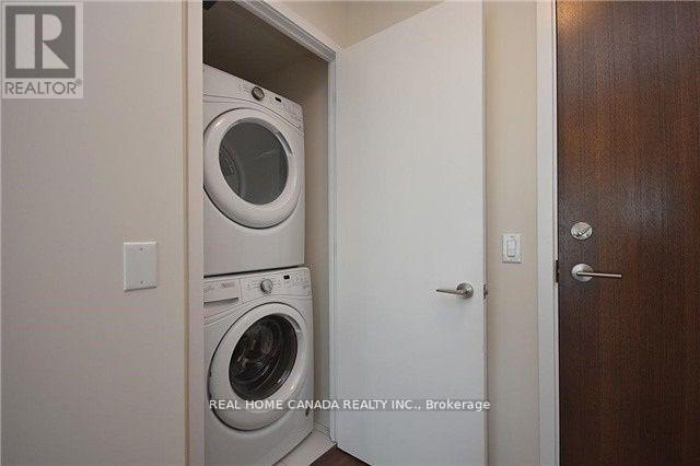 409 - 3975 Grand Park Drive, Mississauga, ON - Indoor Photo Showing Laundry Room