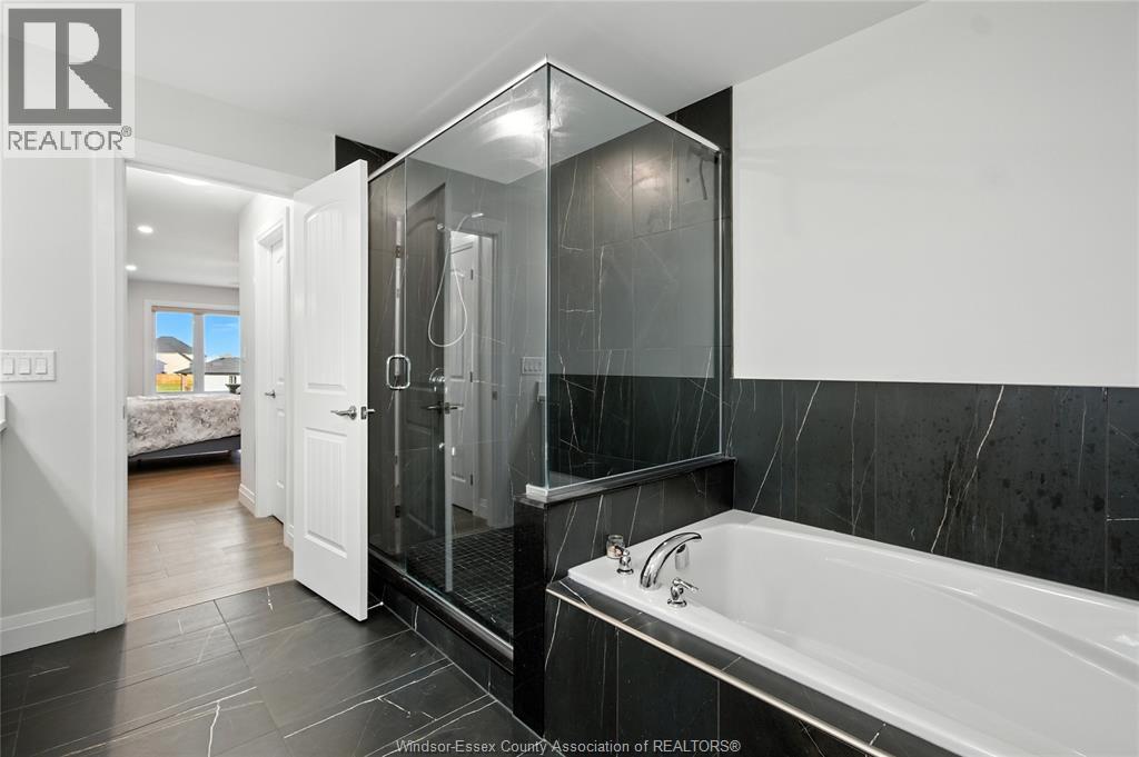 27 Kingsbridge Drive, Amherstburg, ON - Indoor Photo Showing Bathroom