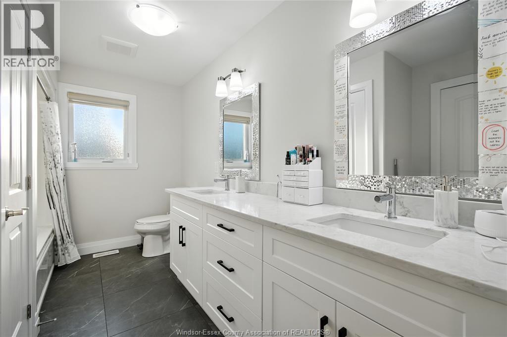 27 Kingsbridge Drive, Amherstburg, ON - Indoor Photo Showing Bathroom