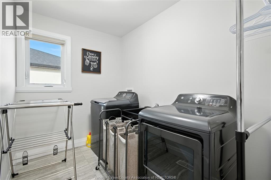 27 Kingsbridge Drive, Amherstburg, ON - Indoor Photo Showing Laundry Room