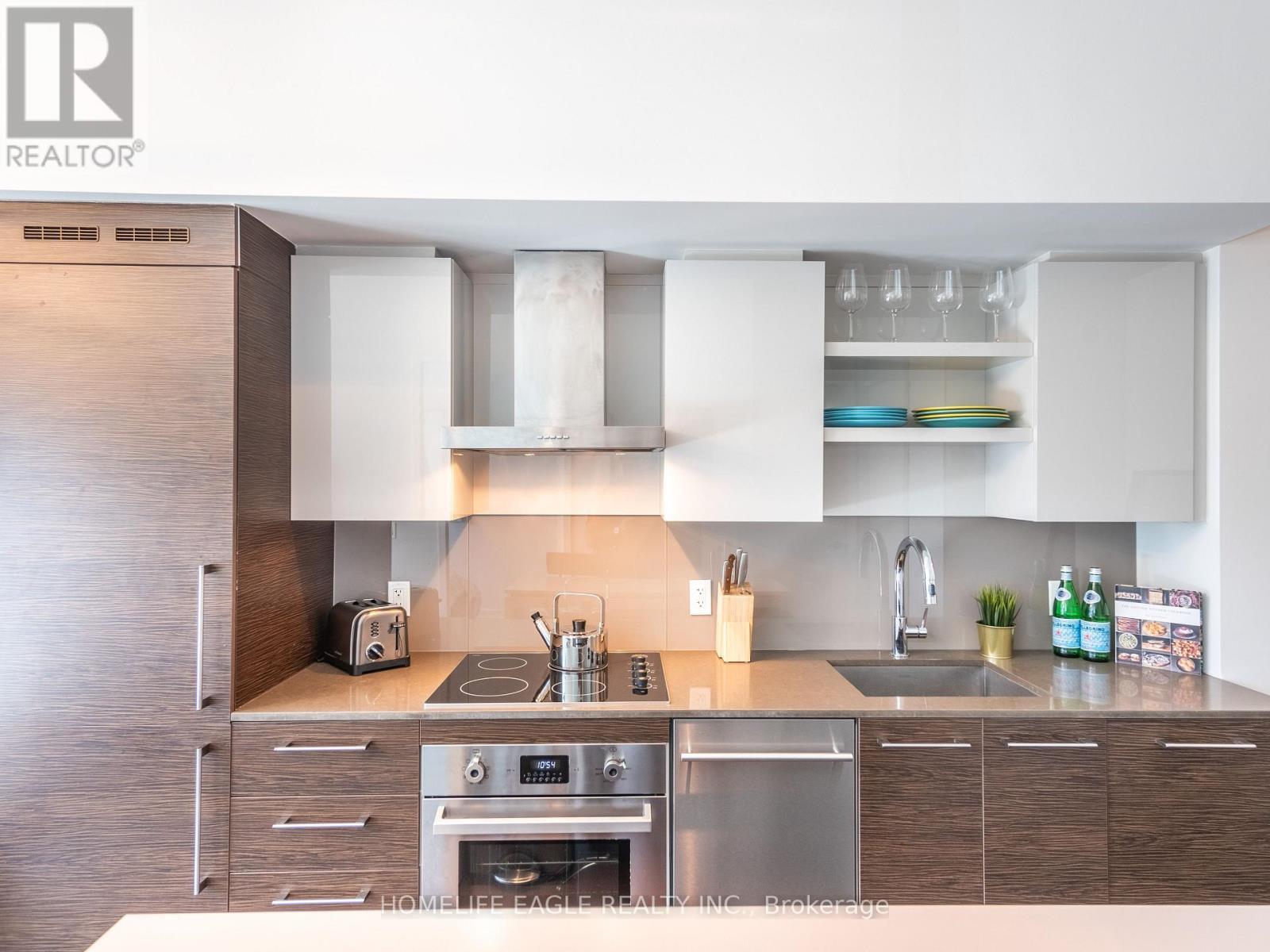 Ph02 - 1030 King Street W, Toronto, ON - Indoor Photo Showing Kitchen