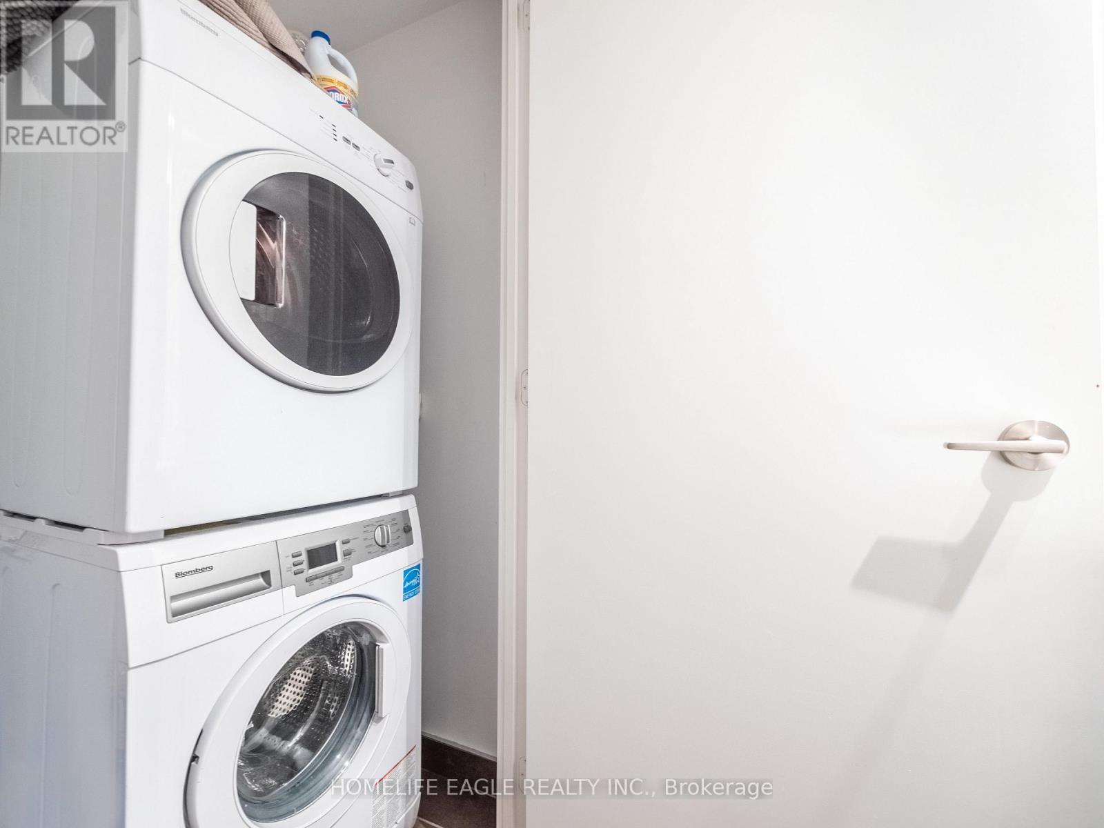Ph02 - 1030 King Street W, Toronto, ON - Indoor Photo Showing Laundry Room