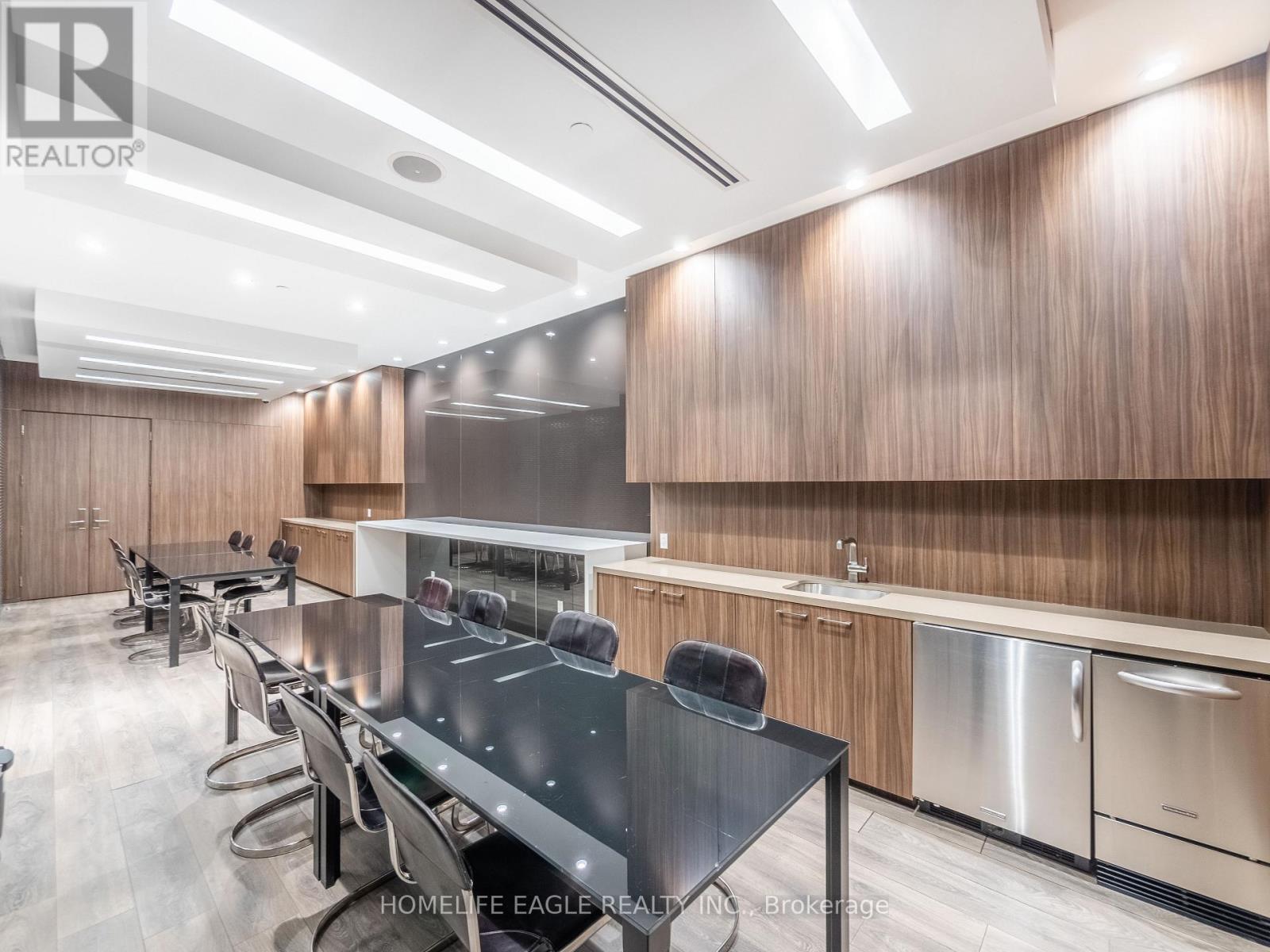 Ph02 - 1030 King Street W, Toronto, ON - Indoor Photo Showing Other Room