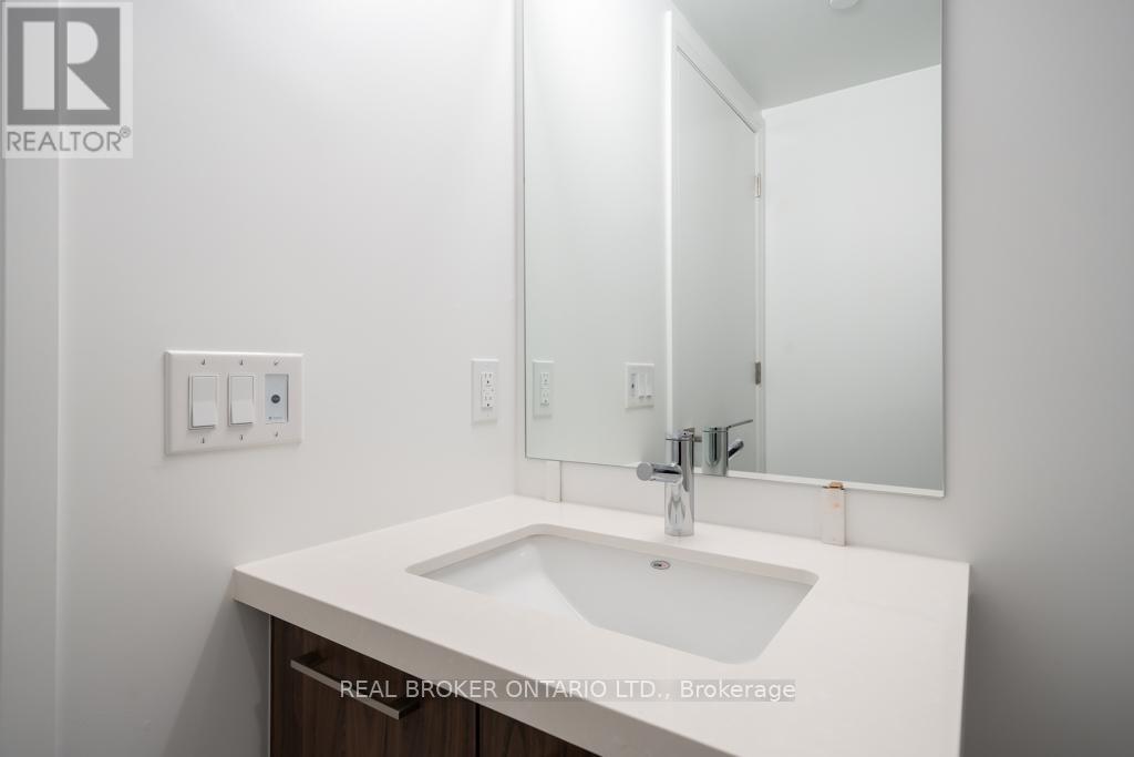 1302 - 33 Frederick Todd Way, Toronto, ON - Indoor Photo Showing Bathroom