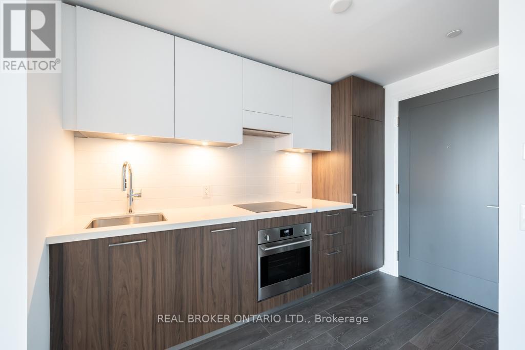 1302 - 33 Frederick Todd Way, Toronto, ON - Indoor Photo Showing Kitchen