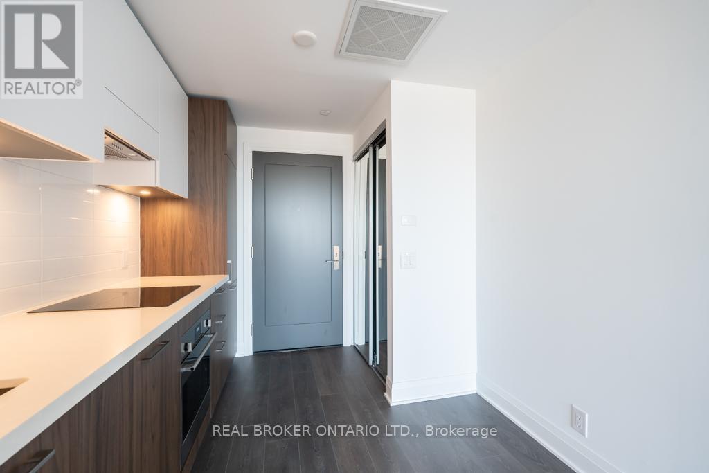 1302 - 33 Frederick Todd Way, Toronto, ON - Indoor Photo Showing Kitchen