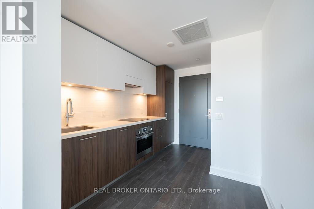 1302 - 33 Frederick Todd Way, Toronto, ON - Indoor Photo Showing Kitchen