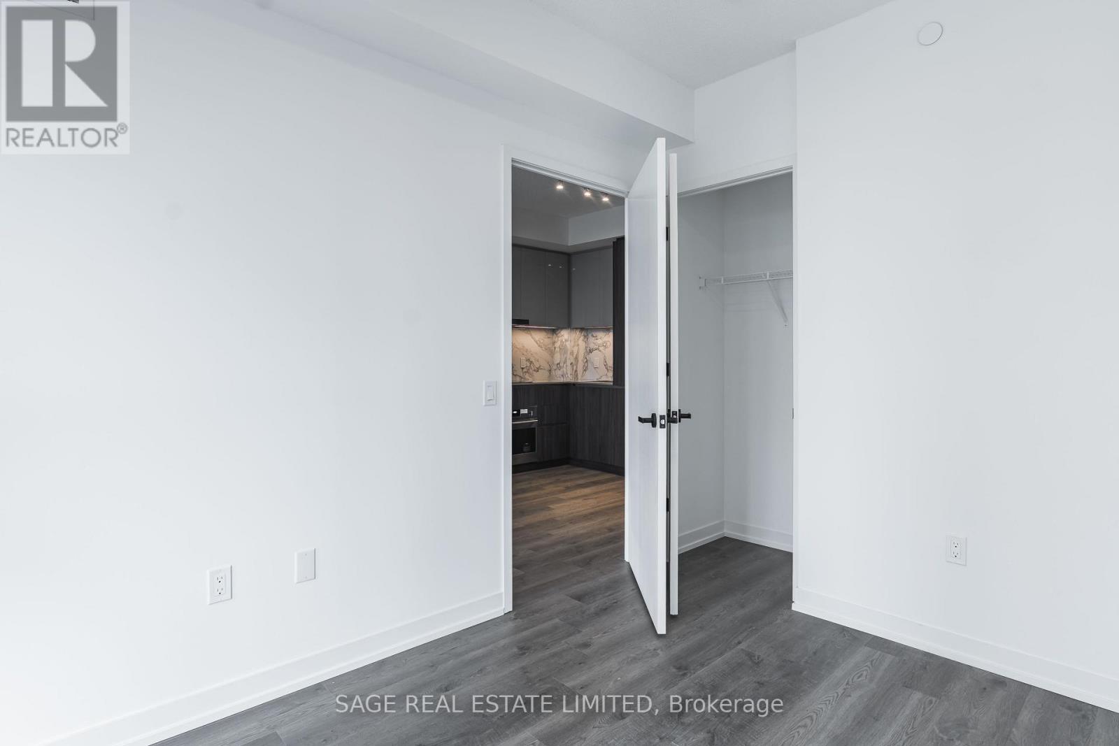 1515 - 8 Interchange Way, Vaughan, ON - Indoor Photo Showing Other Room