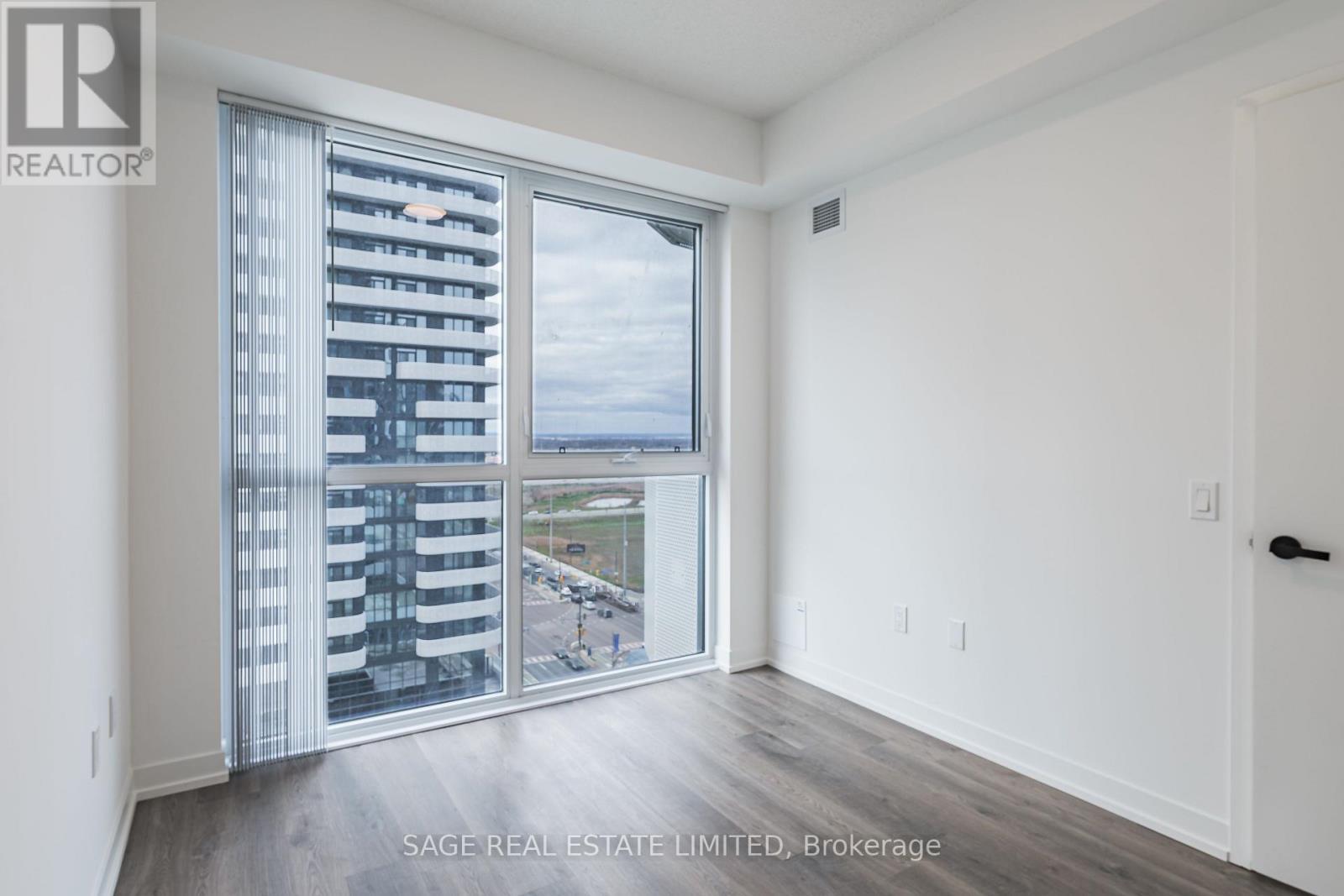 1515 - 8 Interchange Way, Vaughan, ON - Indoor Photo Showing Other Room