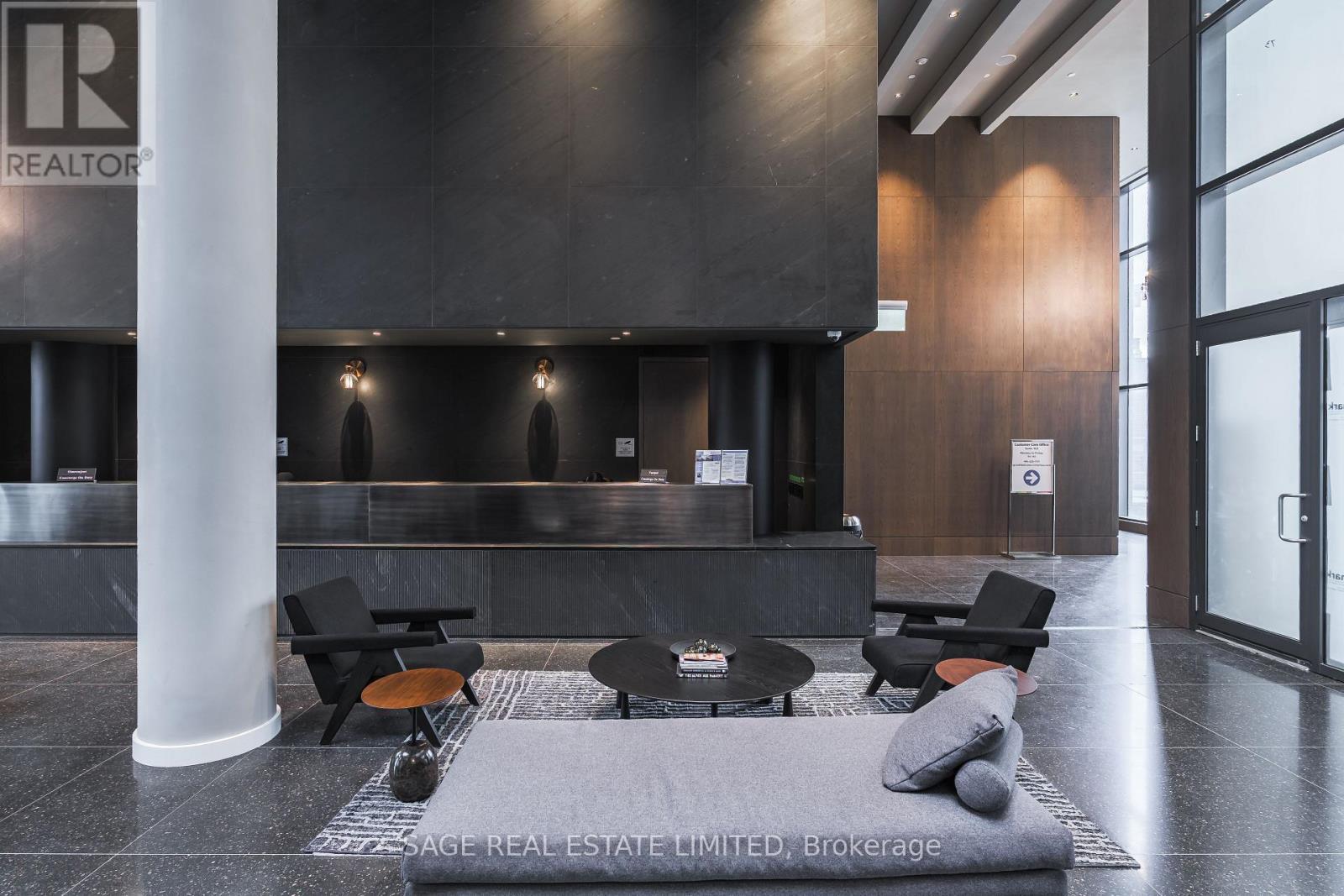 1515 - 8 Interchange Way, Vaughan, ON - Indoor