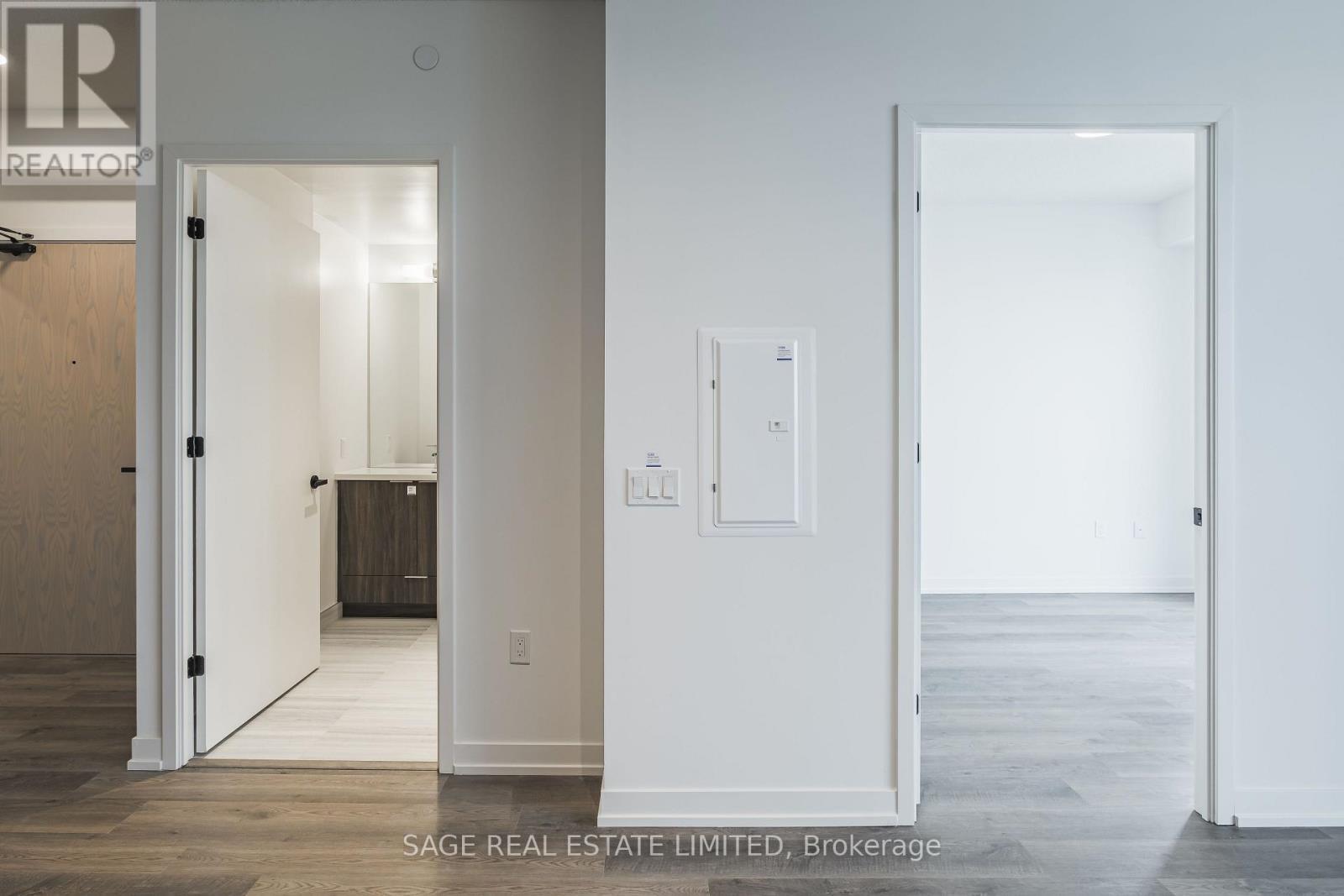 1515 - 8 Interchange Way, Vaughan, ON - Indoor Photo Showing Other Room