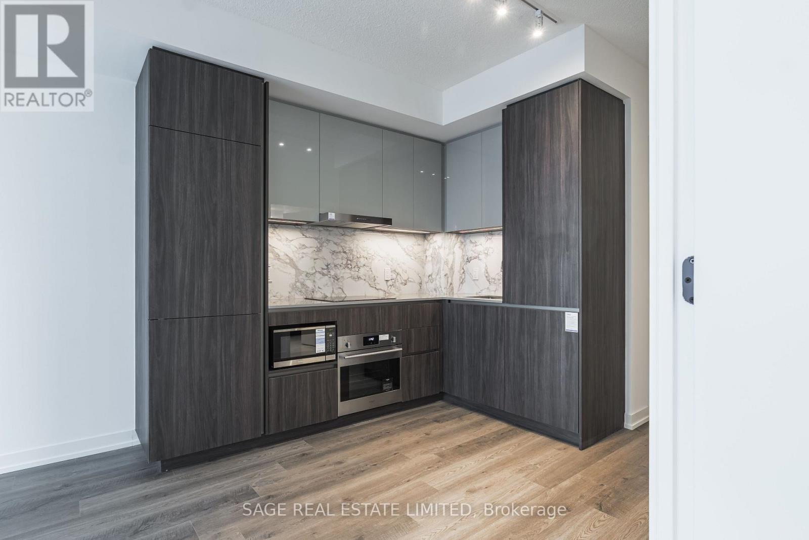 1515 - 8 Interchange Way, Vaughan, ON - Indoor Photo Showing Other Room