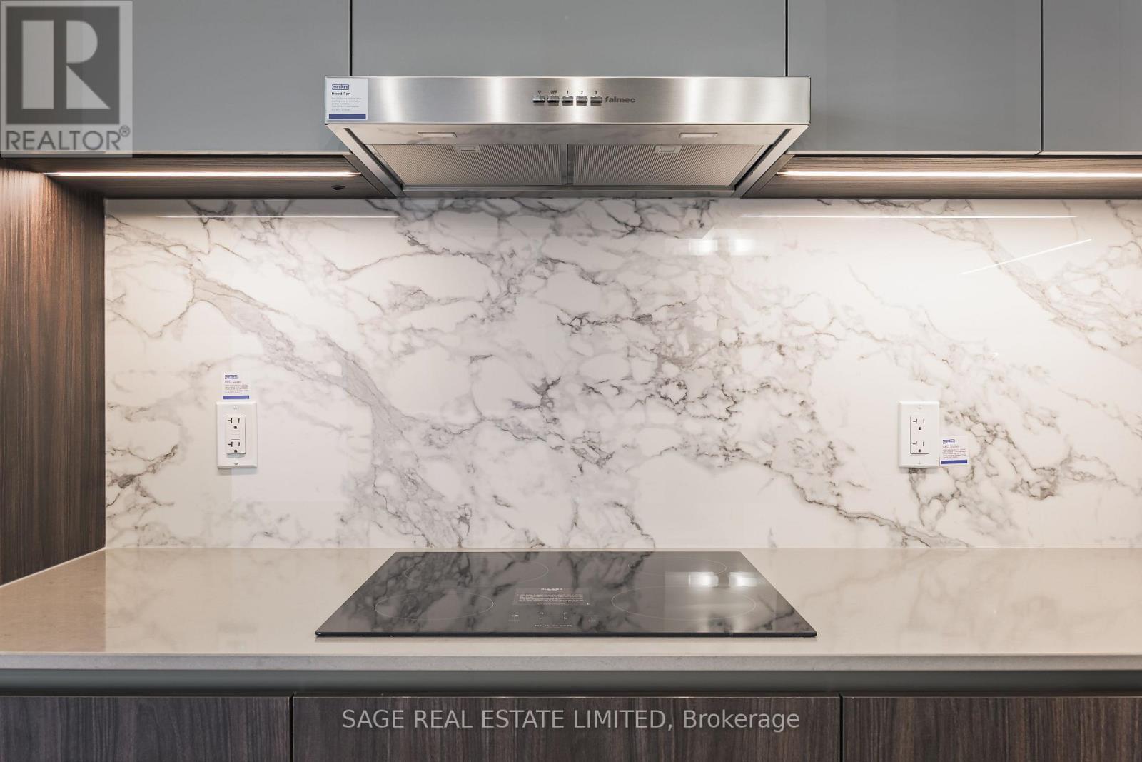 1515 - 8 Interchange Way, Vaughan, ON - Indoor