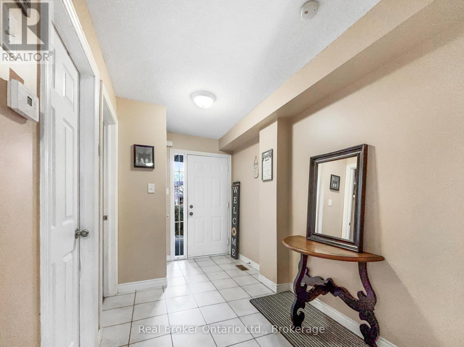 47 Dynasty Avenue, Hamilton (Stoney Creek), ON - Indoor Photo Showing Other Room